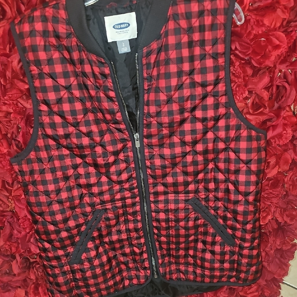 Old Navy Women's Red and Black Plaid Vest Size Large LIKE NEW